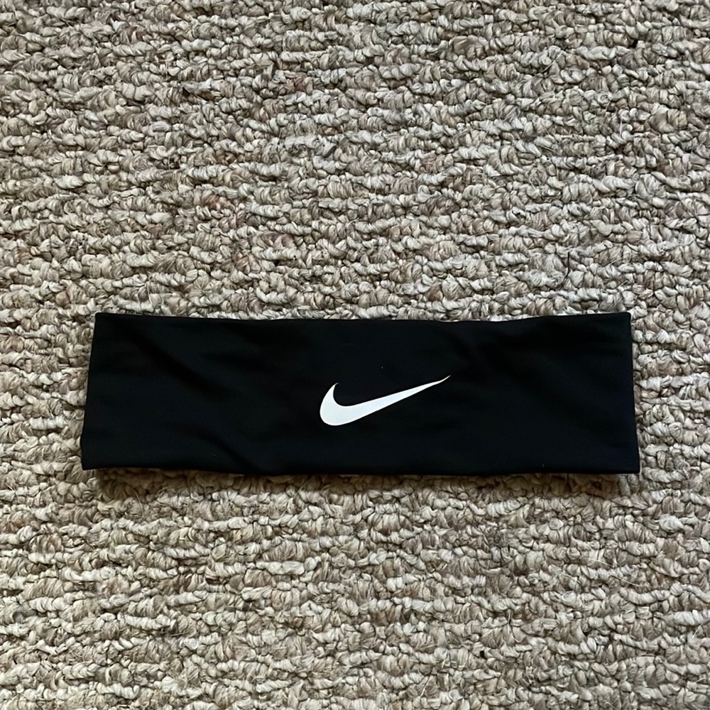 Black Nike Headband